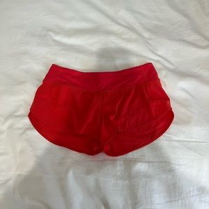 Red Lululemon 2.5 speed up shorts